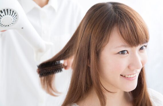 千葉寺のヘアサロンでは高品質な似合わせカットの施術を行っております